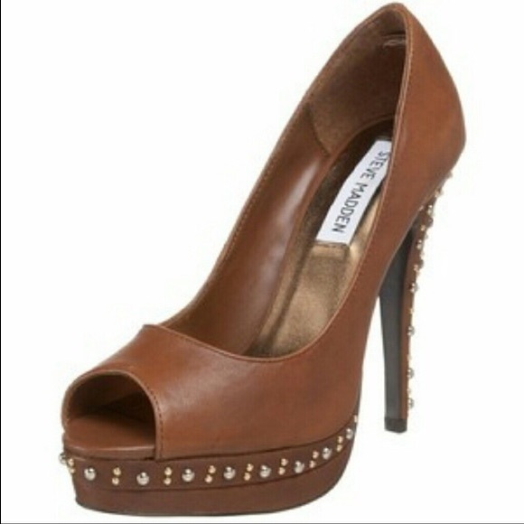 Steve Madden Cognac Heels with Studs - Picture 1 of 4
